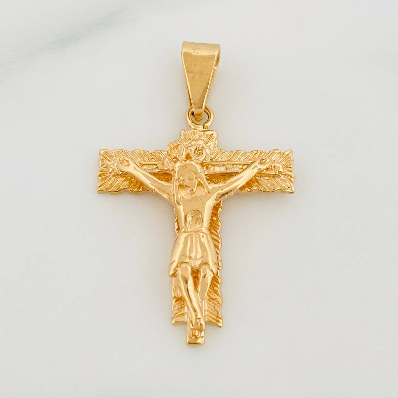 Dije Cruz Cristo 3 g / 1 1/4 in Oro Amarillo 18K