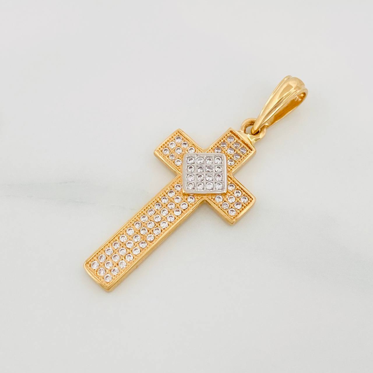 Dije Cruz 3.05 g / 1 1/4 in Dos Oros Amarillo Blanco 18K