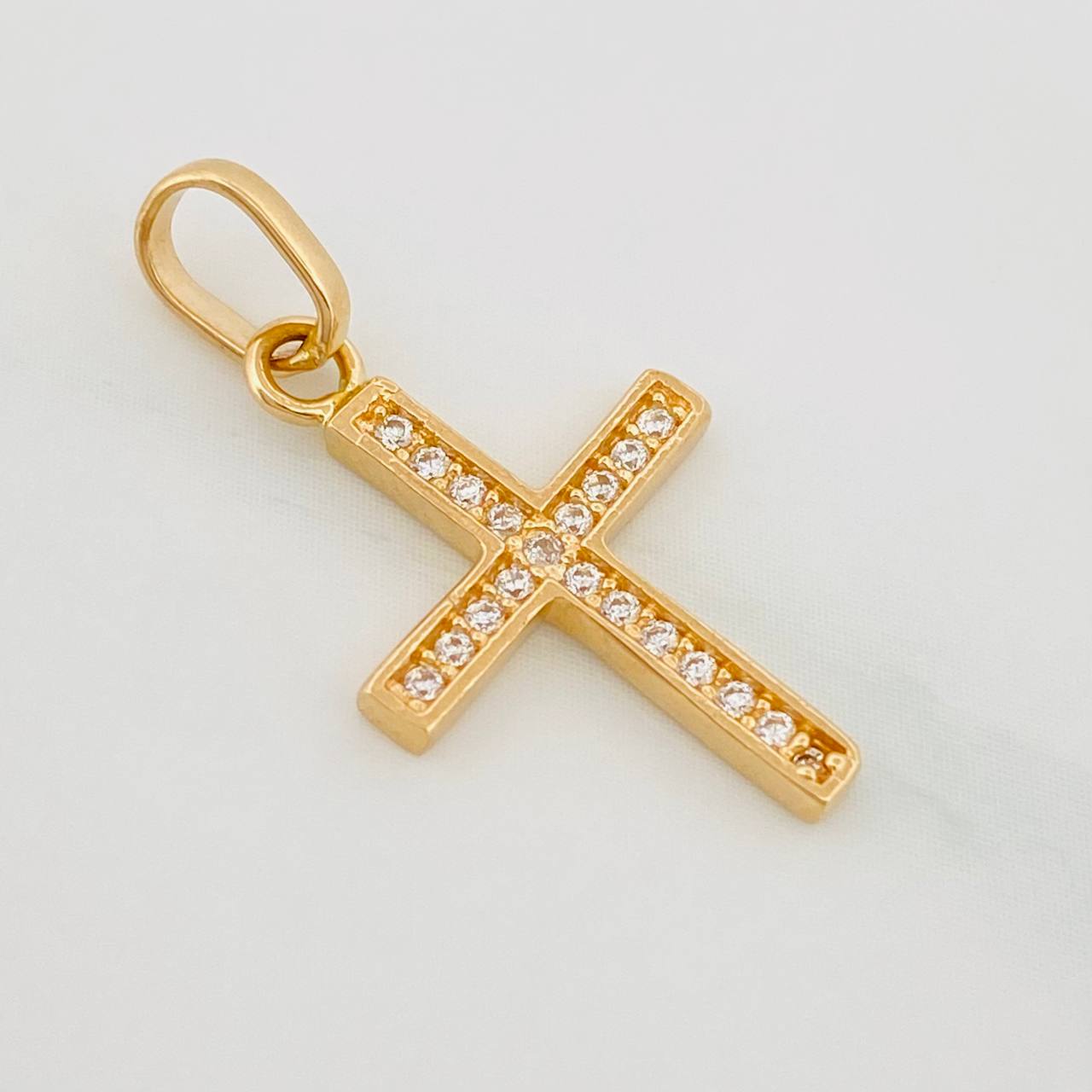 Dije Cruz 1 g / 3/4 in Oro Amarillo 18K
