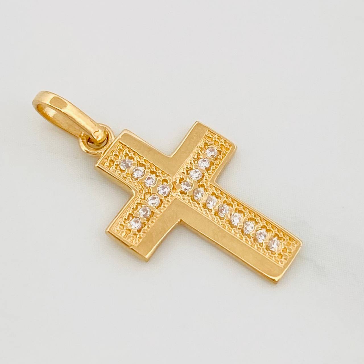 Dije Cruz 1.35 g / 3/4 in Oro Amarillo 18K