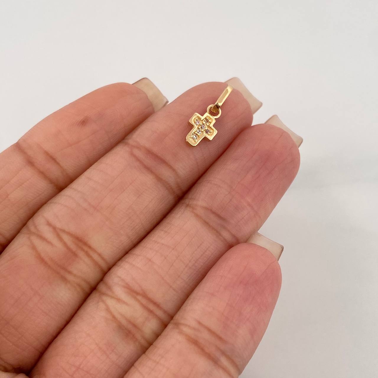 Dije Cruz 0.55 g / 1/2 in Oro Amarillo 18K