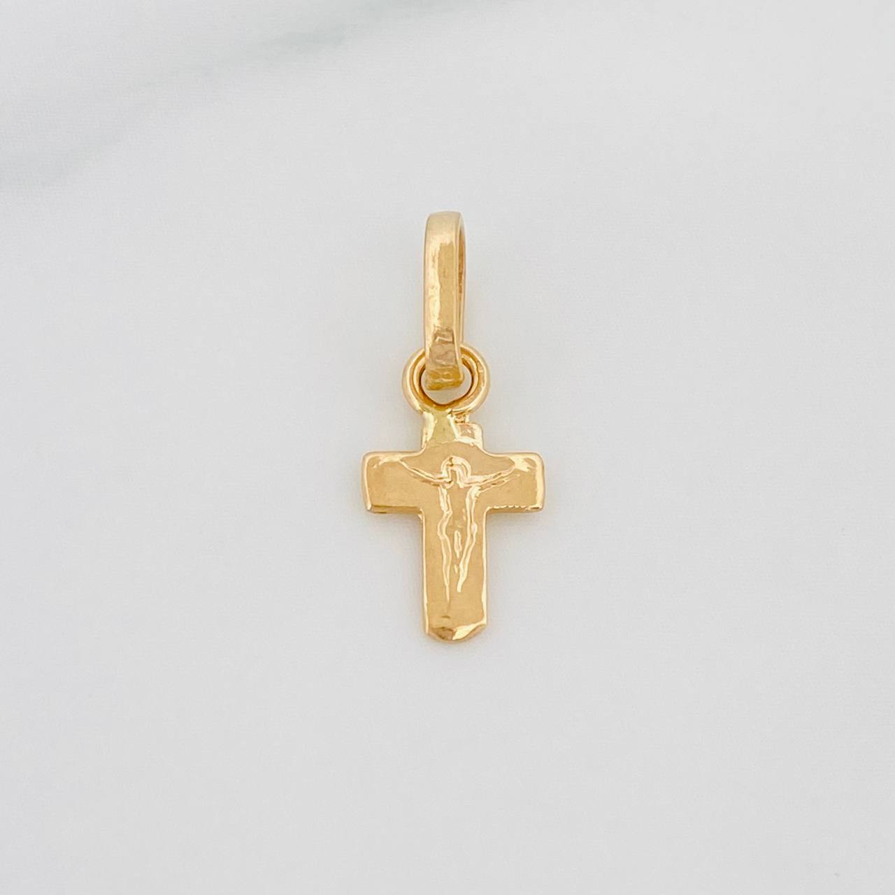 Dije Cruz 0.5 g / 1/2 in Oro Amarillo 18K
