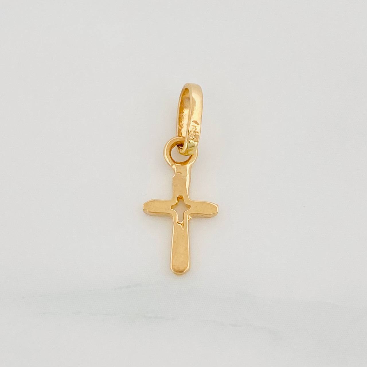 Dije Cruz Cristo 0.45 g / 1/2 in Oro Amarillo 18K