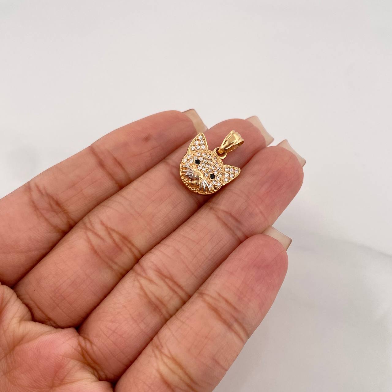 Dije Gato 1.9 g / 3/4 in Oro Amarillo 18K