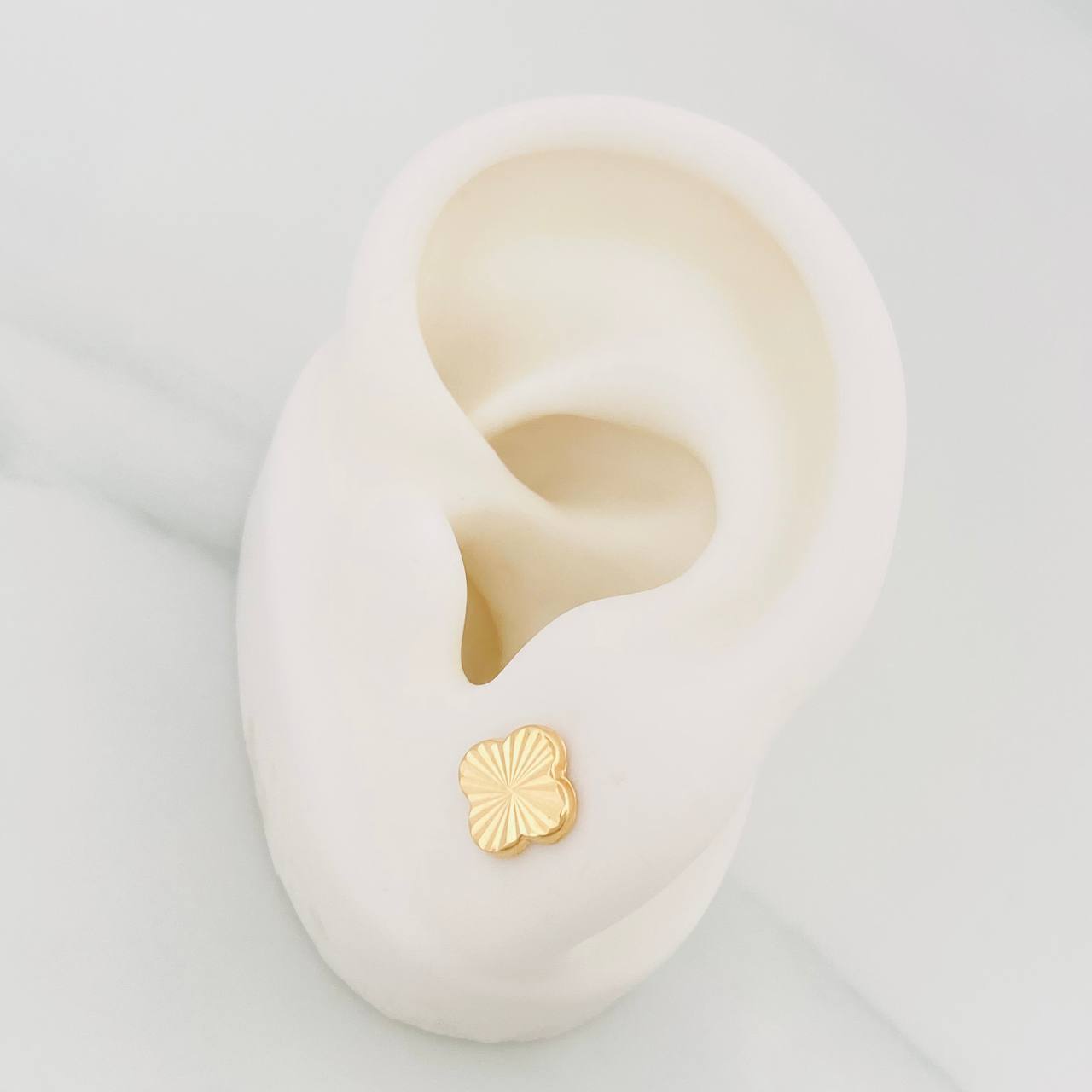 Topos Trebol 0.75 g / in / 8 mm Oro Amarillo 18K