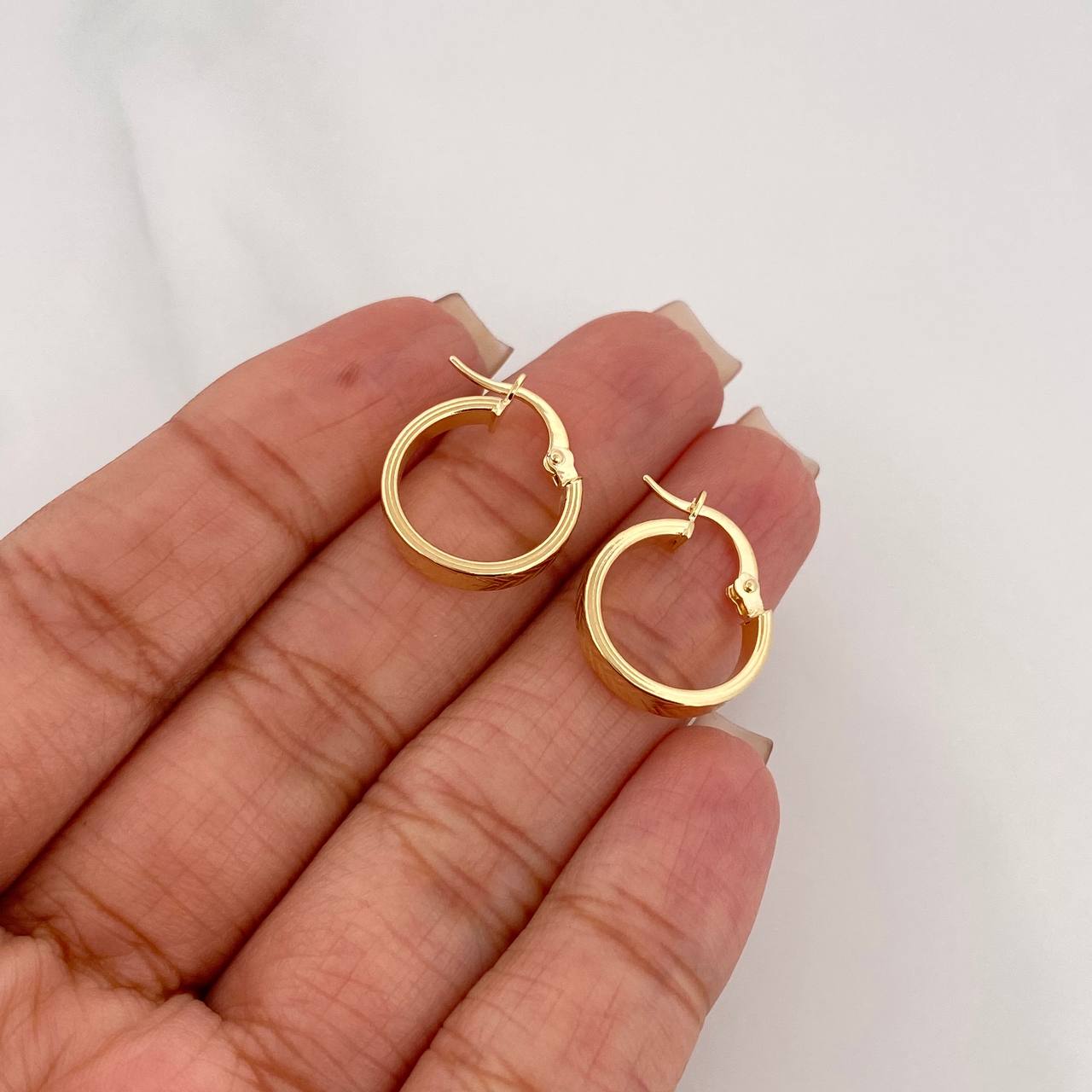 Candongas Kuki 1.6 g / 1/2 in Oro Amarillo 18K