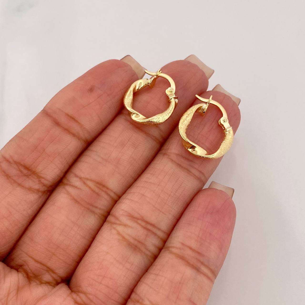 Hoop Earrings Nico 1.25 g / 3/4 in Yellow Gold 18K