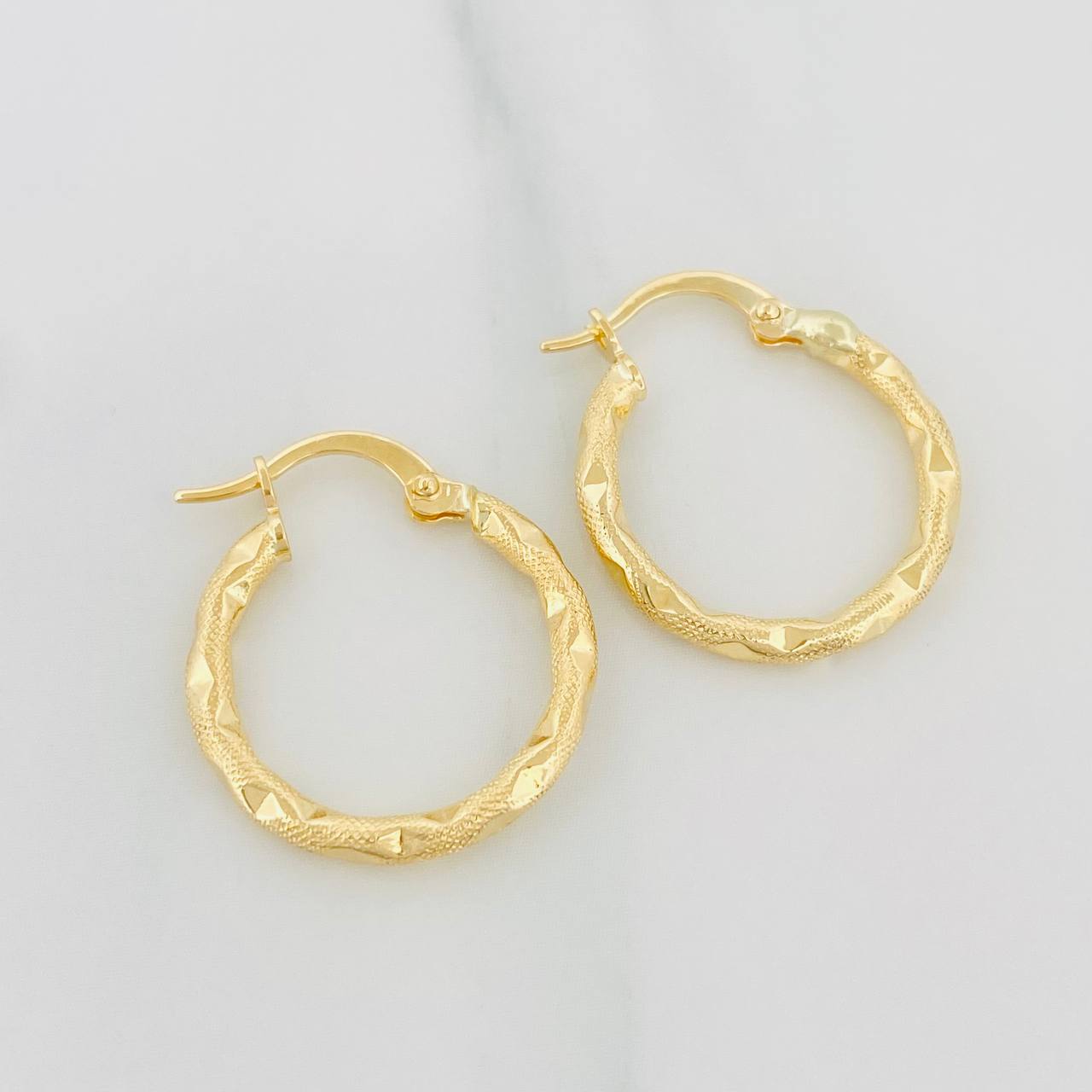 Candongas Val 1.65 g / 3/4 in Oro Amarillo 18K