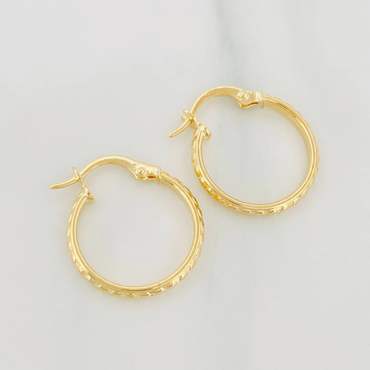 Candongas Lucero 1.2 g / 3/4 in Oro Amarillo 18K