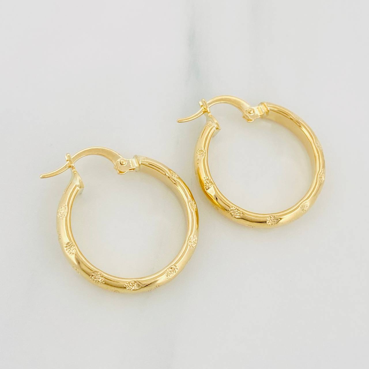 Candongas Lary 2.55 g / 3/4 in Oro Amarillo 18K