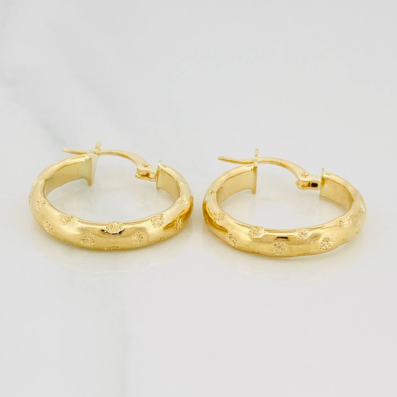 Candongas Lary 2.55 g / 3/4 in Oro Amarillo 18K