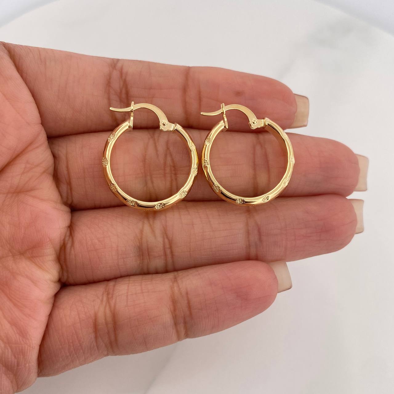 Candongas Lary 2.55 g / 3/4 in Oro Amarillo 18K