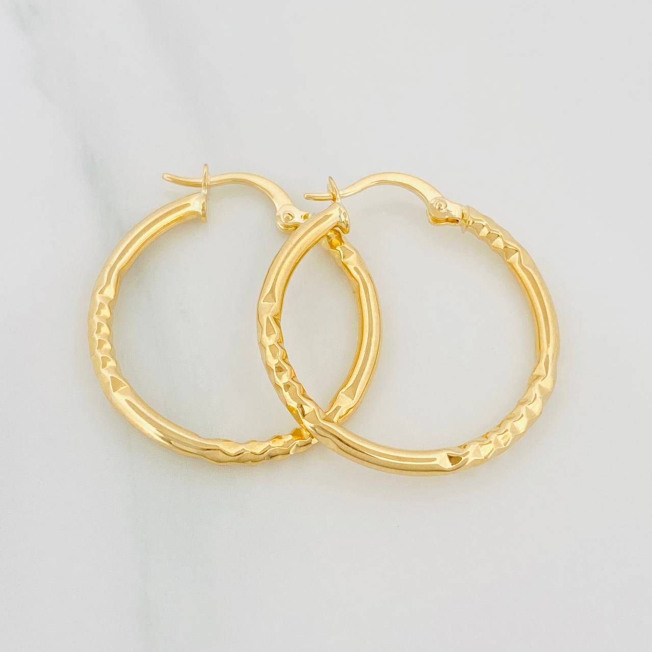 Candongas Megan 1.9 g / 3/4 in Oro Amarillo 18K