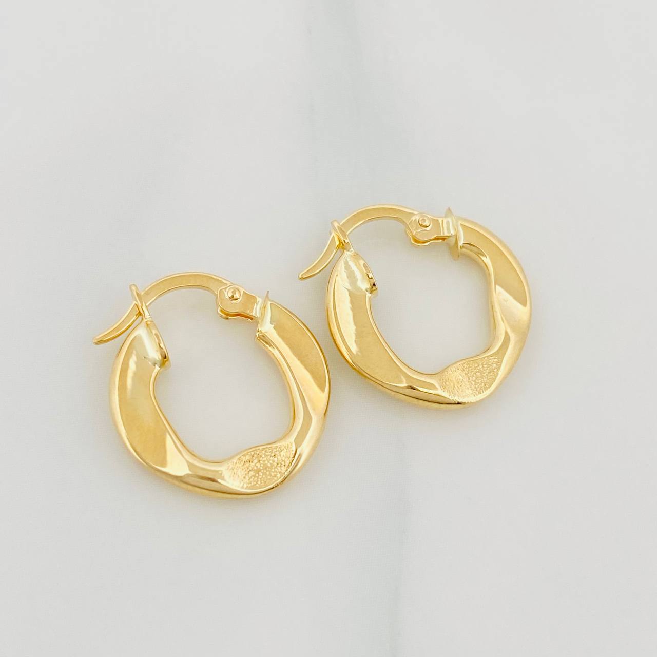Candongas Triana 1.55 g / 1/2 in Oro Amarillo 18K