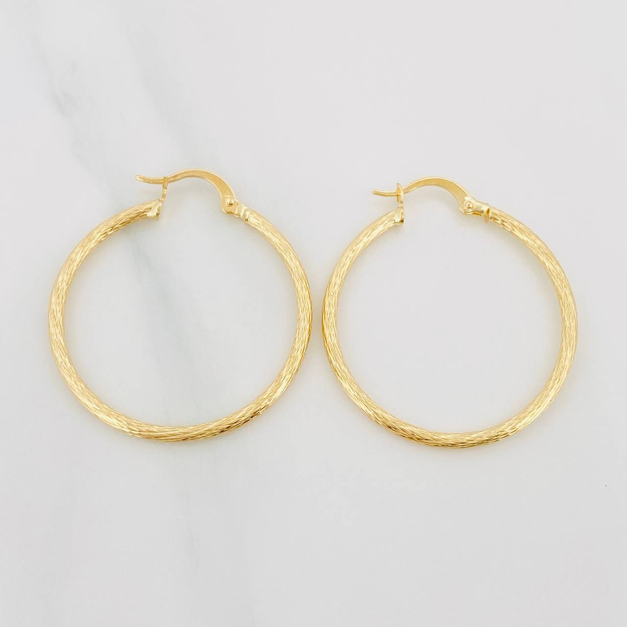 Hoop Earrings Kataleya 1.85 g / 1 1/2 in Yellow Gold 18K