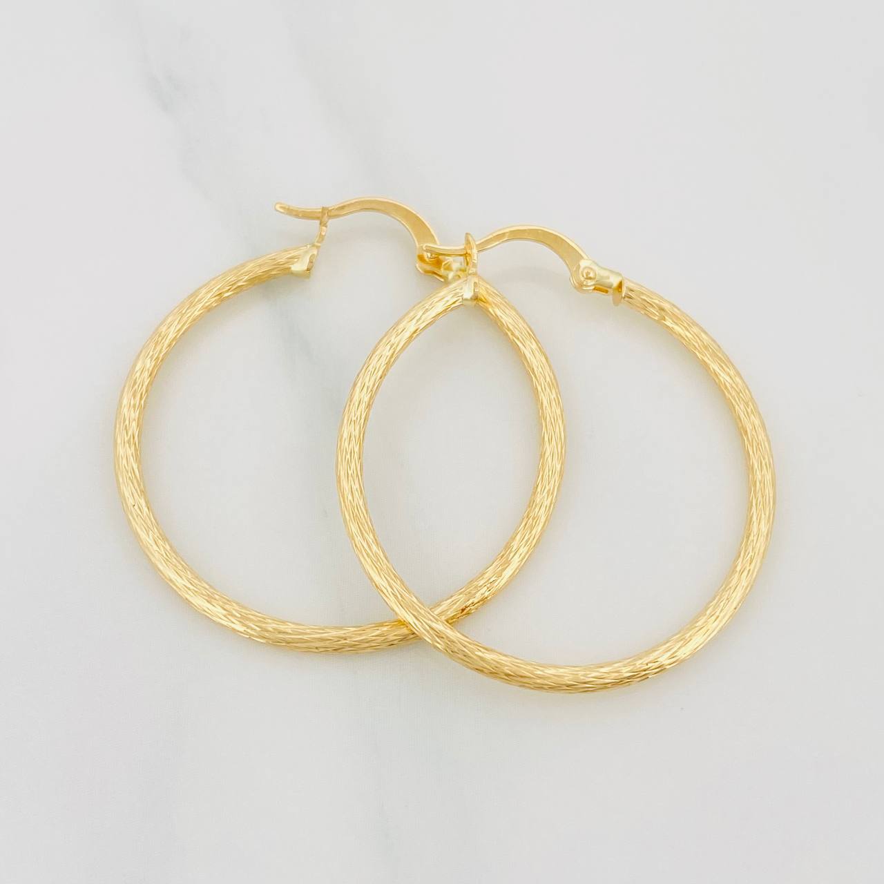 Hoop Earrings Kataleya 1.85 g / 1 1/2 in Yellow Gold 18K
