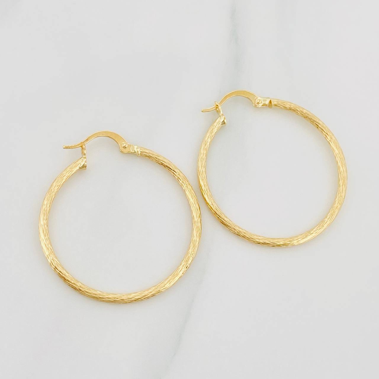 Hoop Earrings Kataleya 1.85 g / 1 1/2 in Yellow Gold 18K
