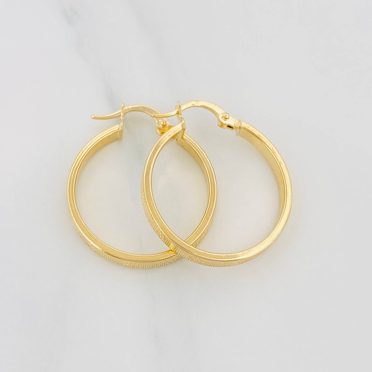 Candongas Tornillo 2.2 g / 1 in Oro Amarillo 18K
