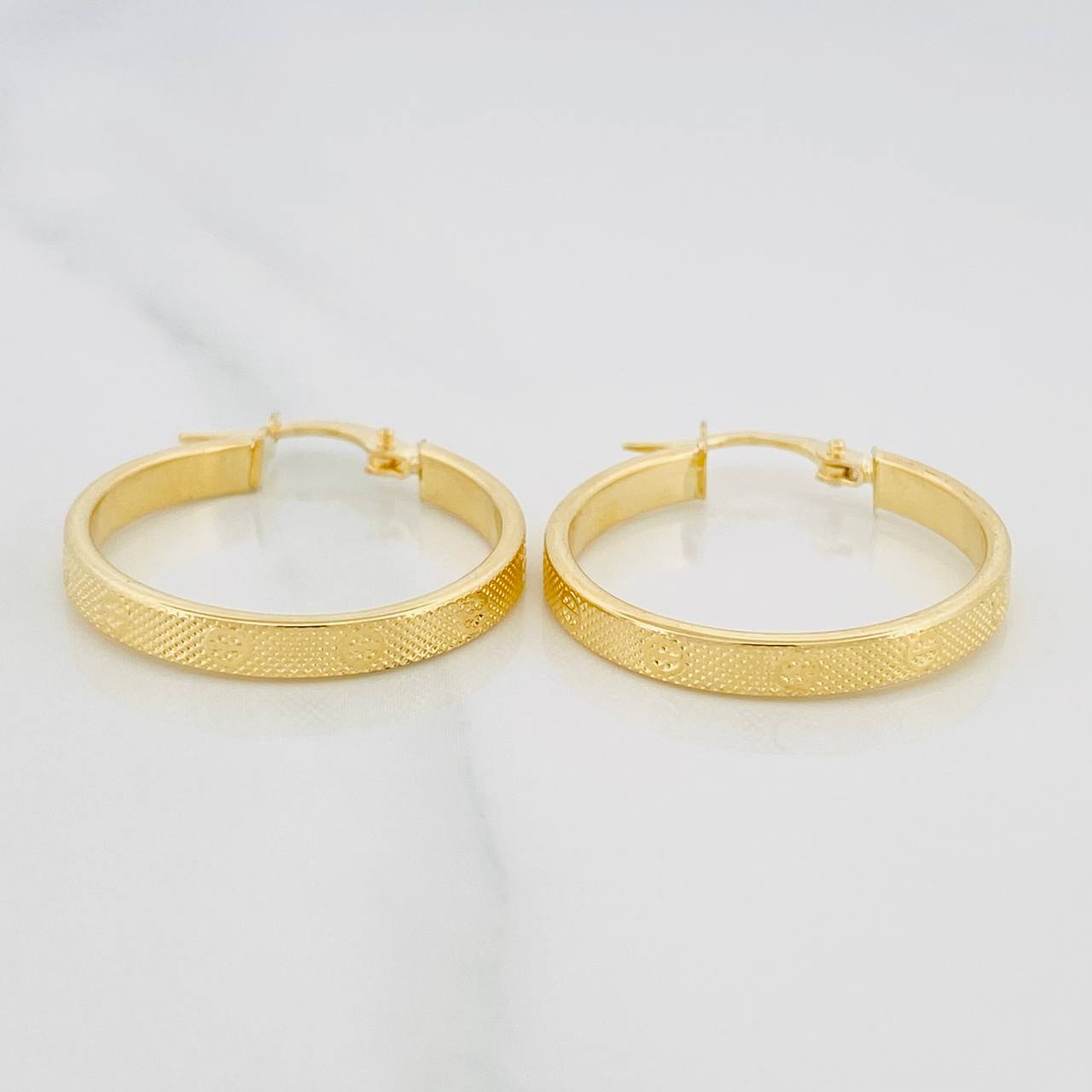 Candongas Tornillo 2.2 g / 1 in Oro Amarillo 18K