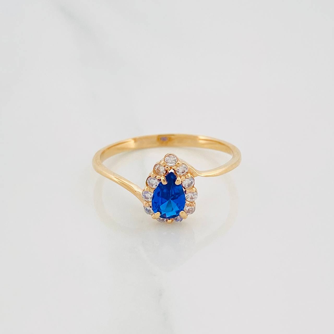 Anillo Halo Gota 1.65 g / T7 Oro Amarillo 18K