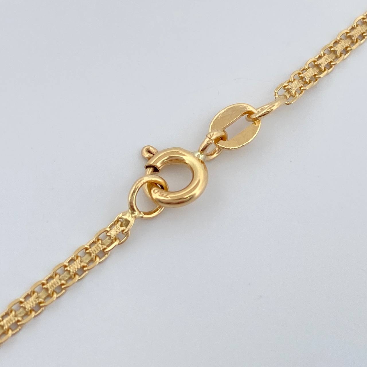 Cadena China 3.9gr / 16 1/2 in / 2.13mm Oro Amarillo +1 18K &