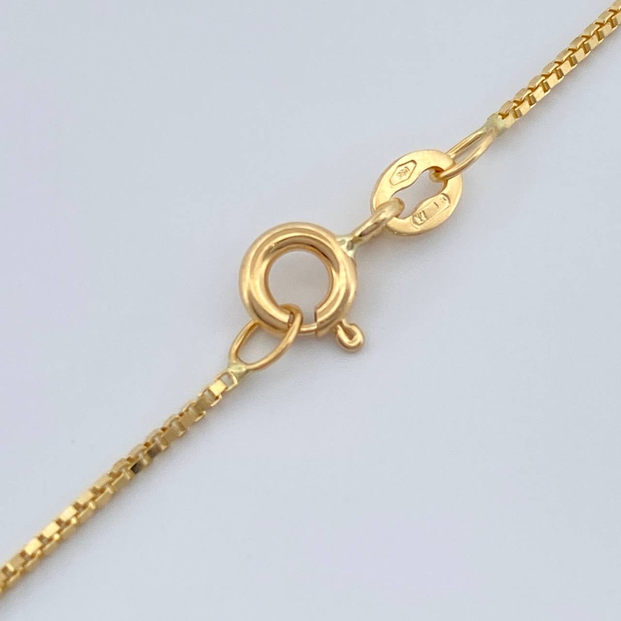 Cadena Veneciana 1.8gr / 18 in / 0.65mm Oro Amarillo +3 18K %