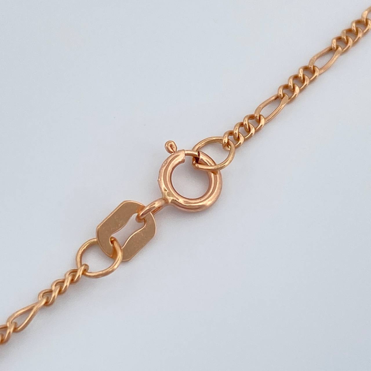 Cadena Figaro 1.4gr / 17 1/2 in / 1.45mm Oro Rosa +1 18K %