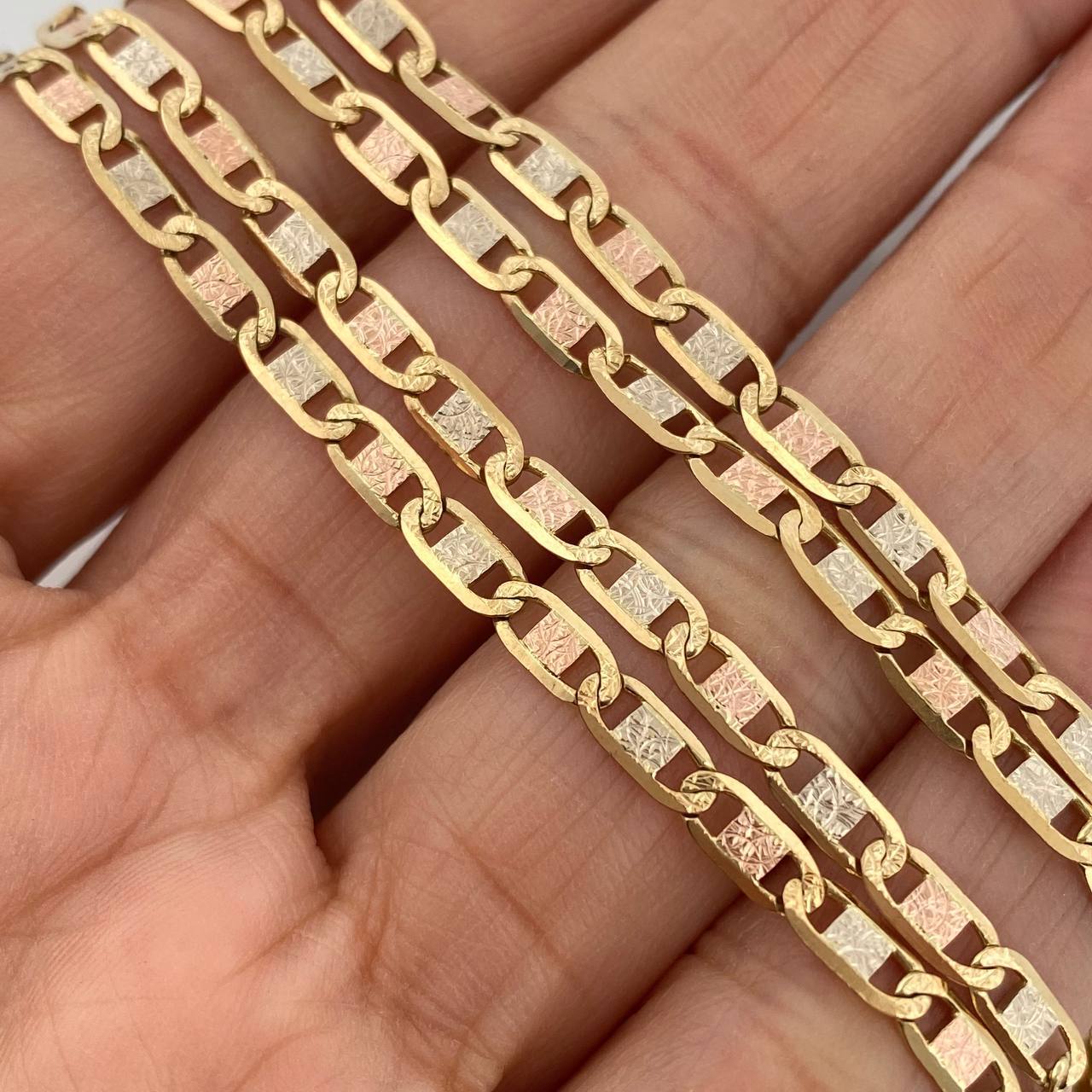 Flat Mariner Chain 13 g / 24 in / 3.05 mm 18K Three Golds