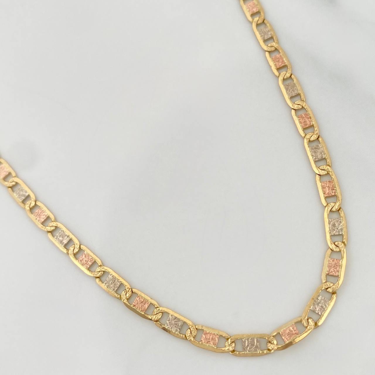 Flat Mariner Chain 13 g / 24 in / 3.05 mm 18K Three Golds