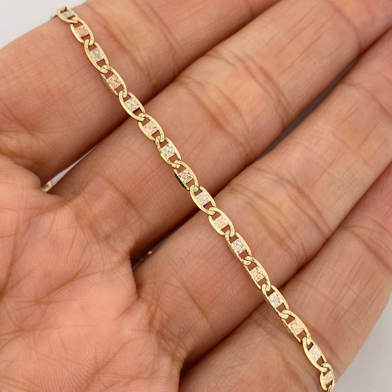 Tobillera Escalera Plana 3.1 g / 10 in / 1.6 mm Tres Oros 18K