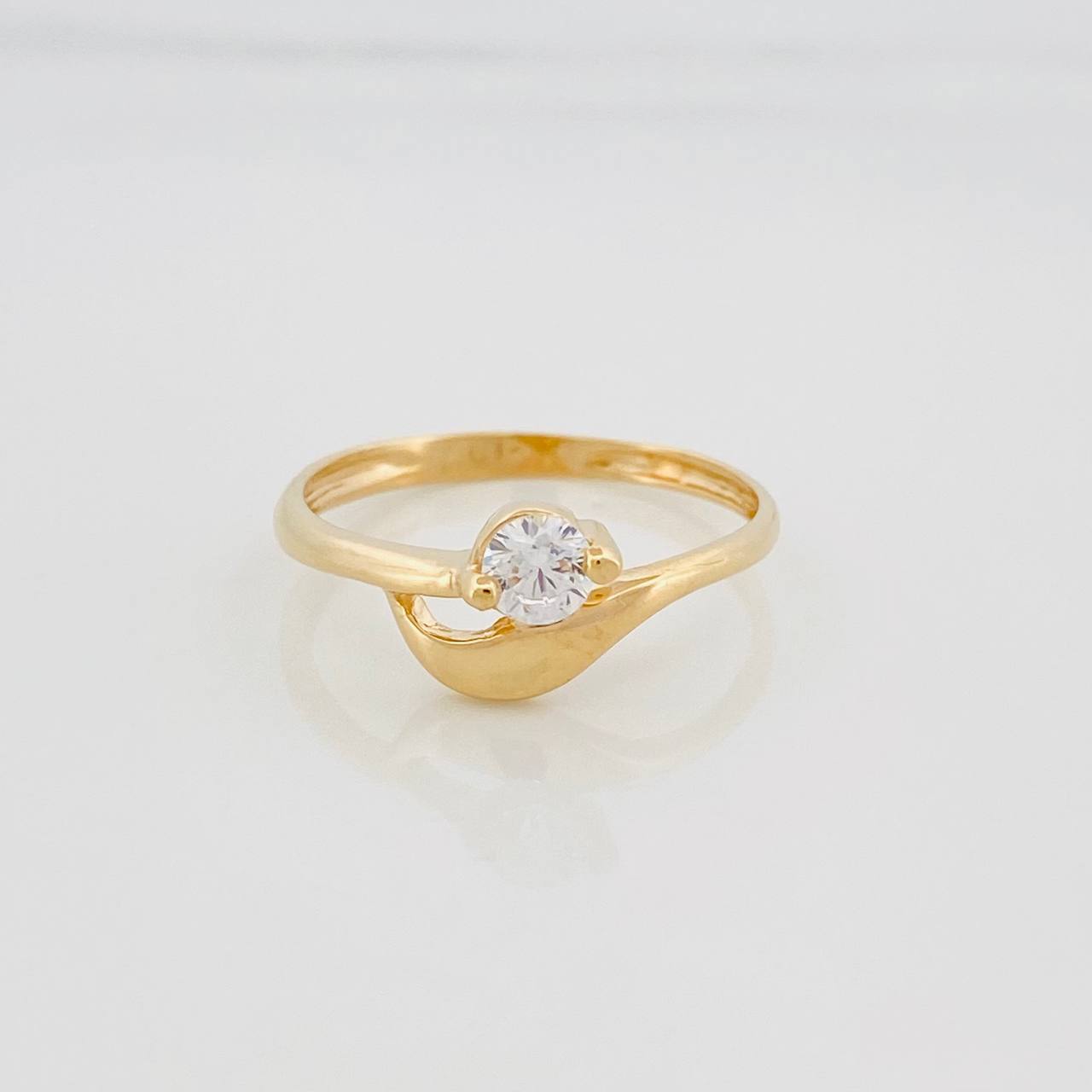 Anillo Solitario Ola 1.9 g / T7 Oro Amarillo 18K