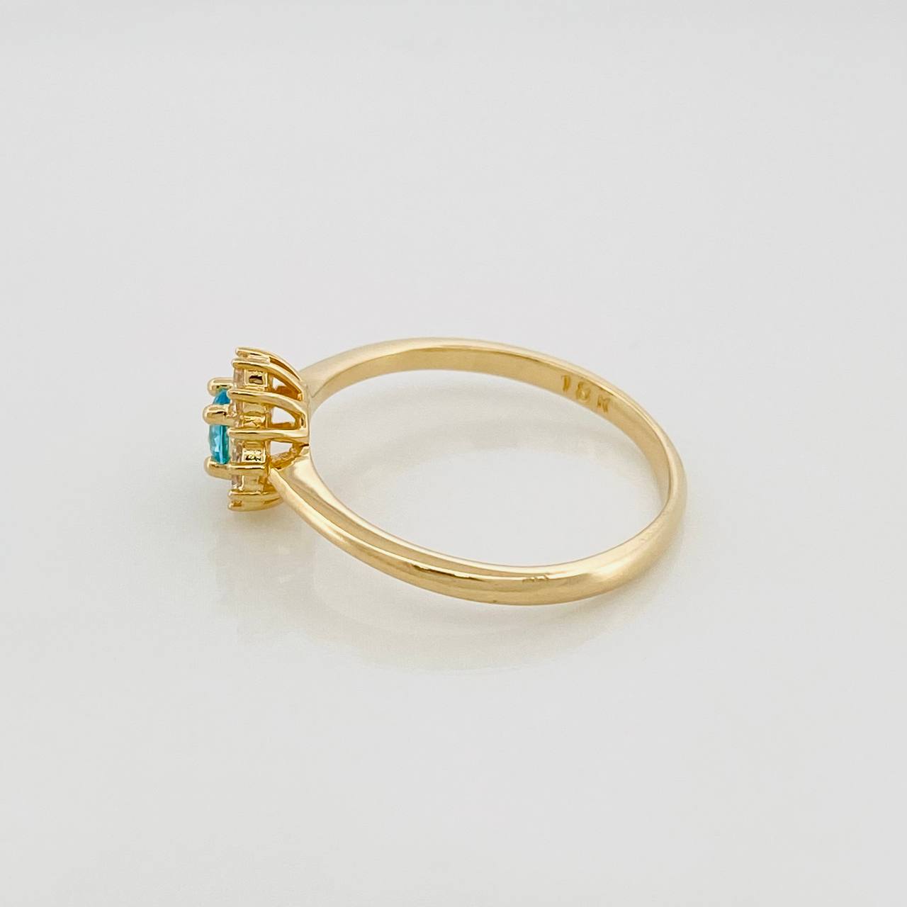 Anillo Solitario Flor 2.65 g / T7 1/4 Oro Amarillo 18K