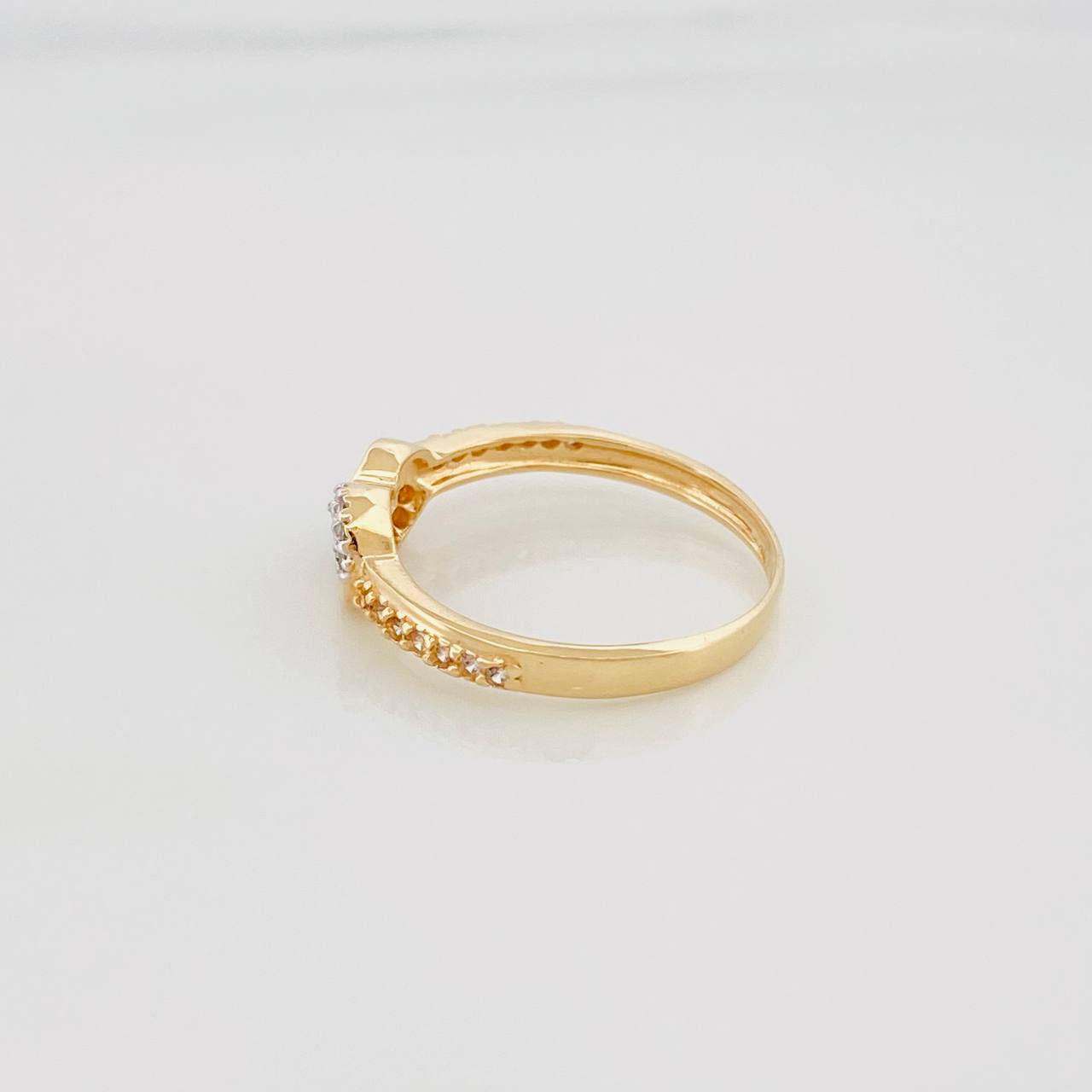 Infinity Ring 1.8 g / Size 5 3/4 Two-Tone Yellow and White Gold 18K