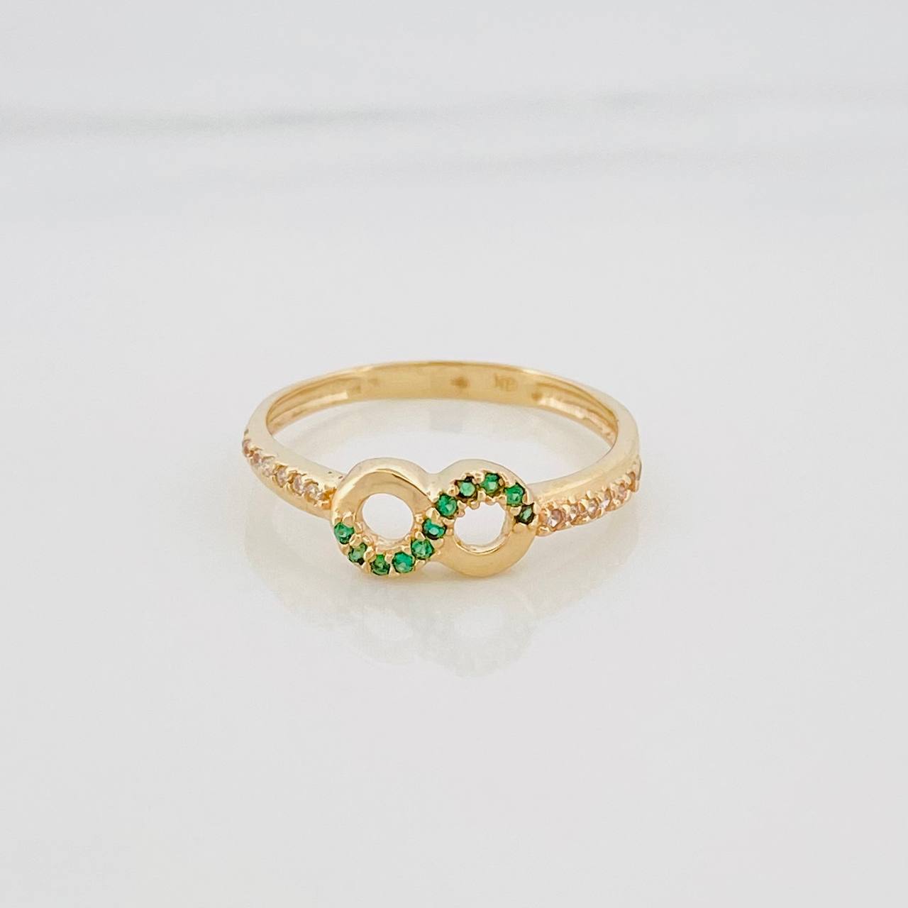 Anillo Infinito 1.75 g / T6 3/4 Oro Amarillo 18K