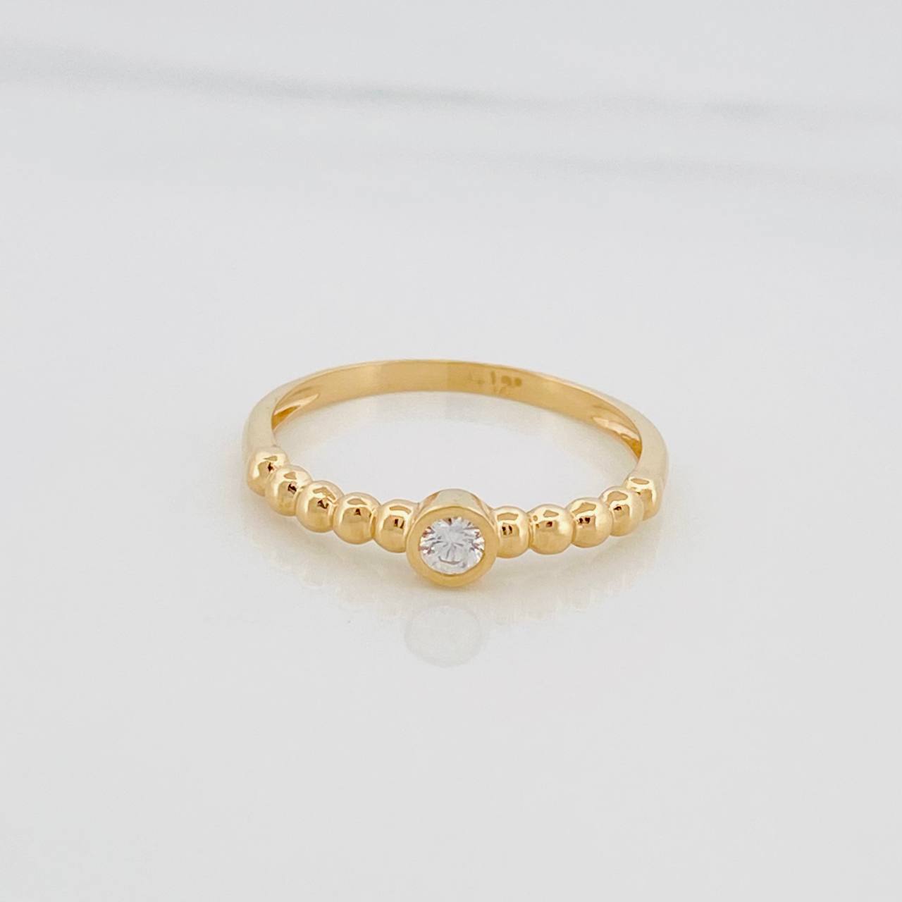 Anillo Solitario Bisel Esfera 1.8 g / T7 Oro Amarillo 18K