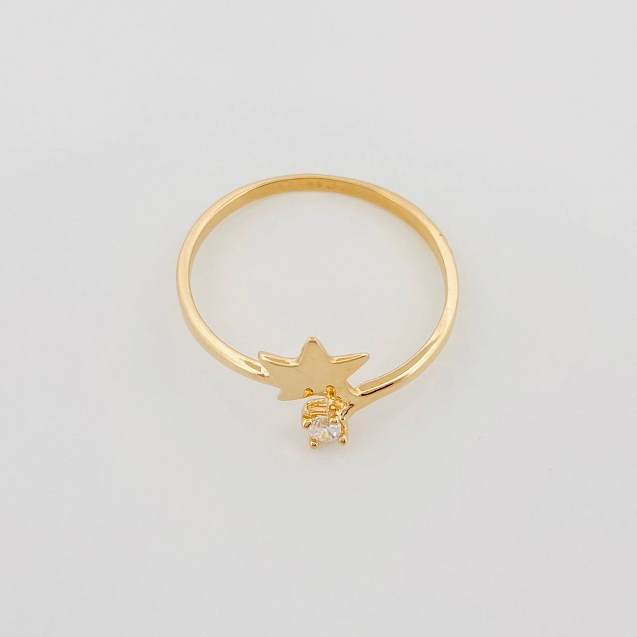 Star Ring 1.45 g / Size 7 1/4 Yellow Gold 18K
