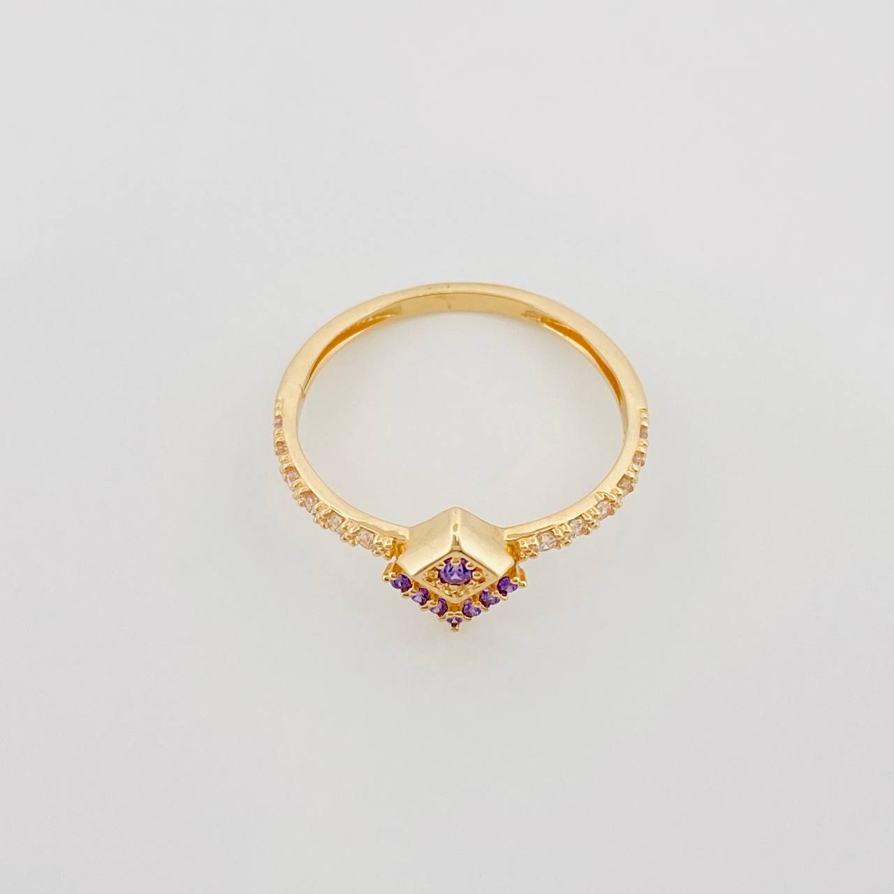 Anillo Solitario Rombo 1.75 g / T6 3/4 Oro Amarillo 18K
