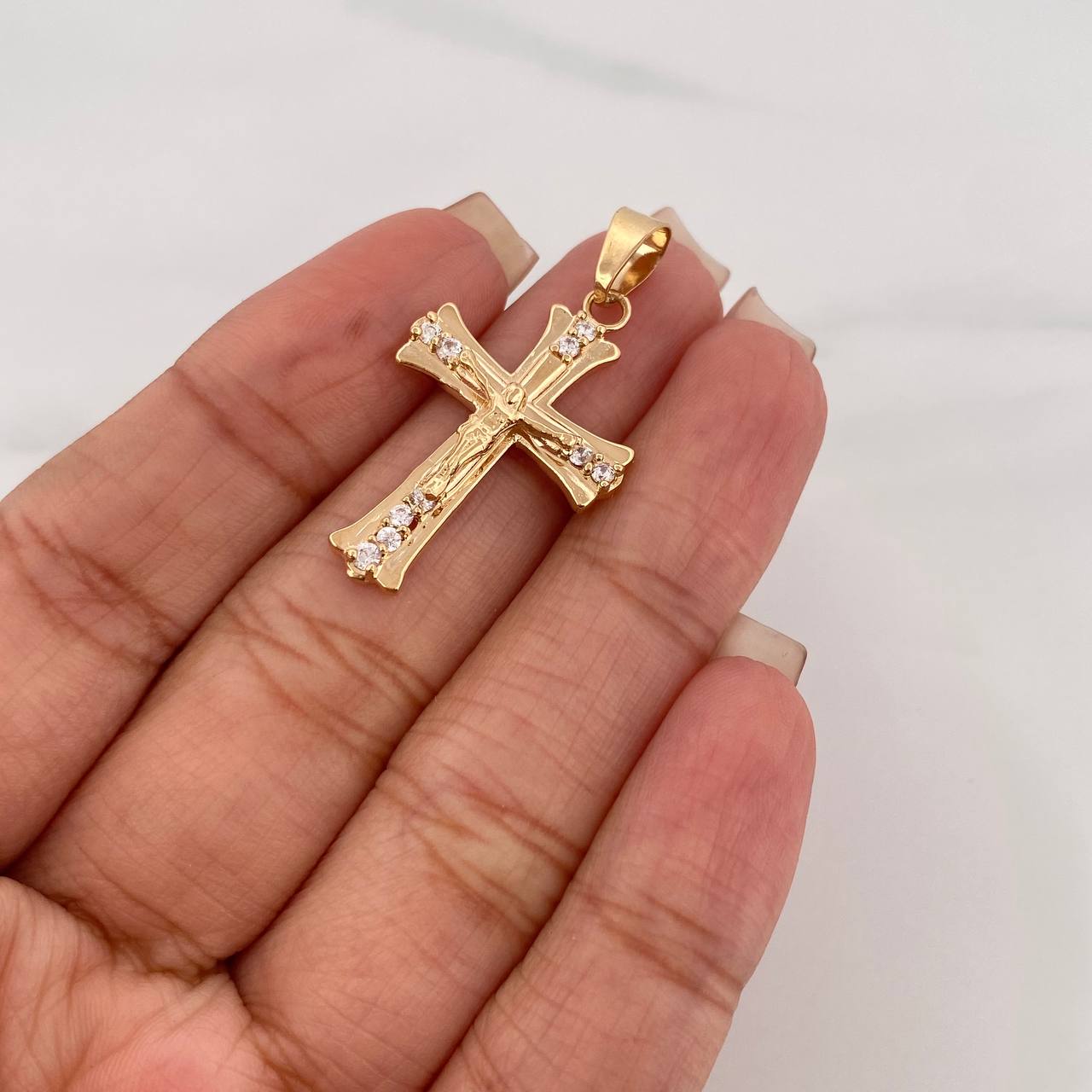 Dije Cruz Cristo 2.7 g / 1 3/4 in Oro Amarillo 18K