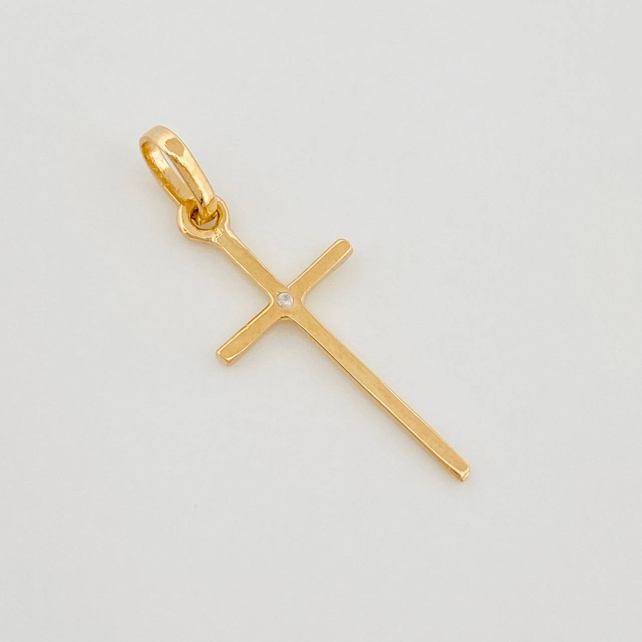 Dije Cruz 0.85 g / 1 1/2 in Oro Amarillo 18K