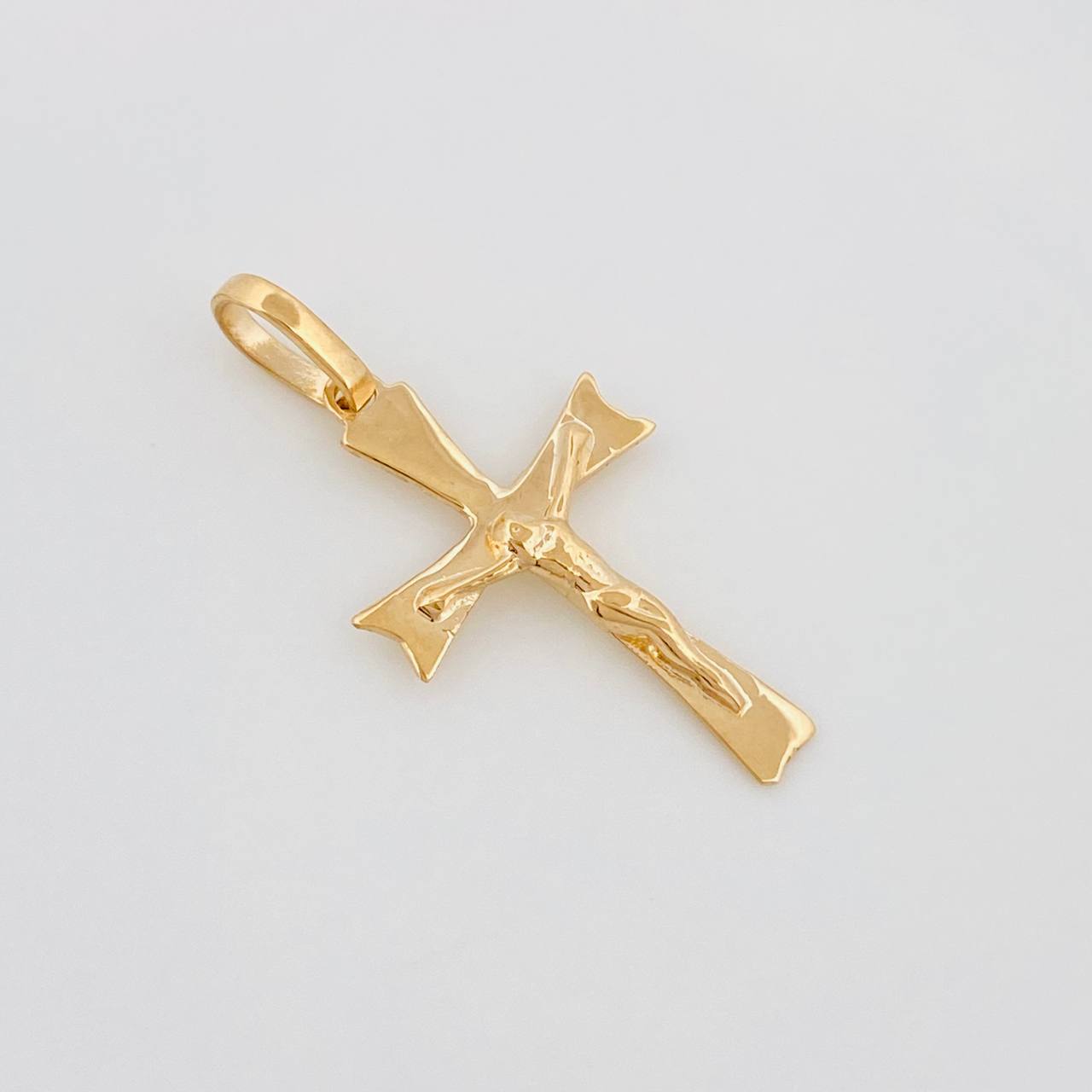 Dije Cruz Cristo 0.95 g / 1 in Oro Amarillo 18K
