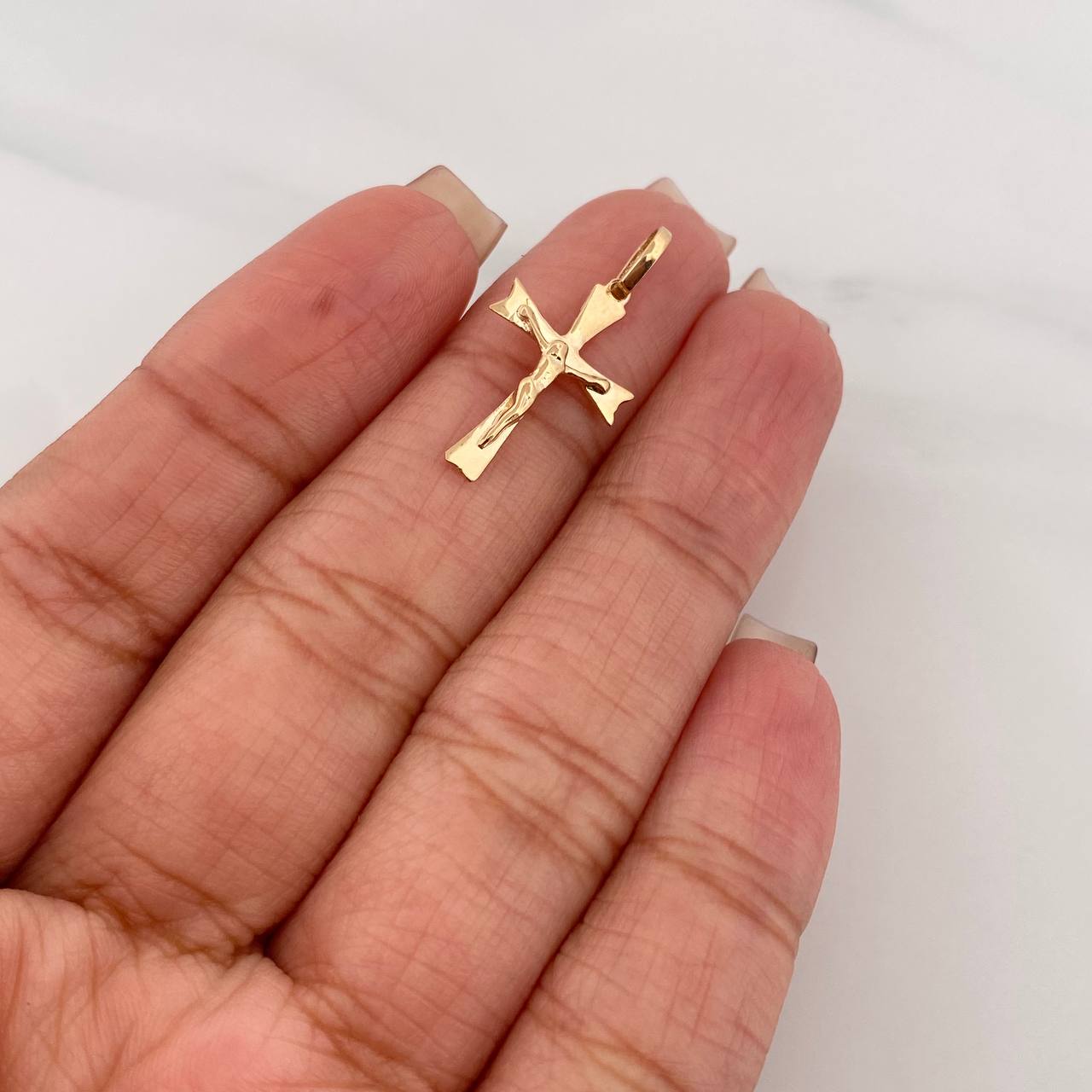 Dije Cruz Cristo 0.95 g / 1 in Oro Amarillo 18K