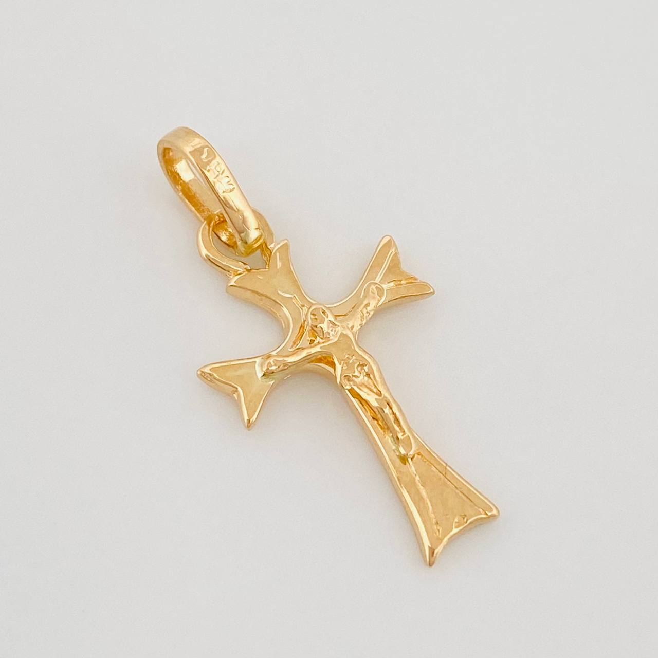 Dije Cruz Cristo 0.8 g / 1 in Oro Amarillo 18K