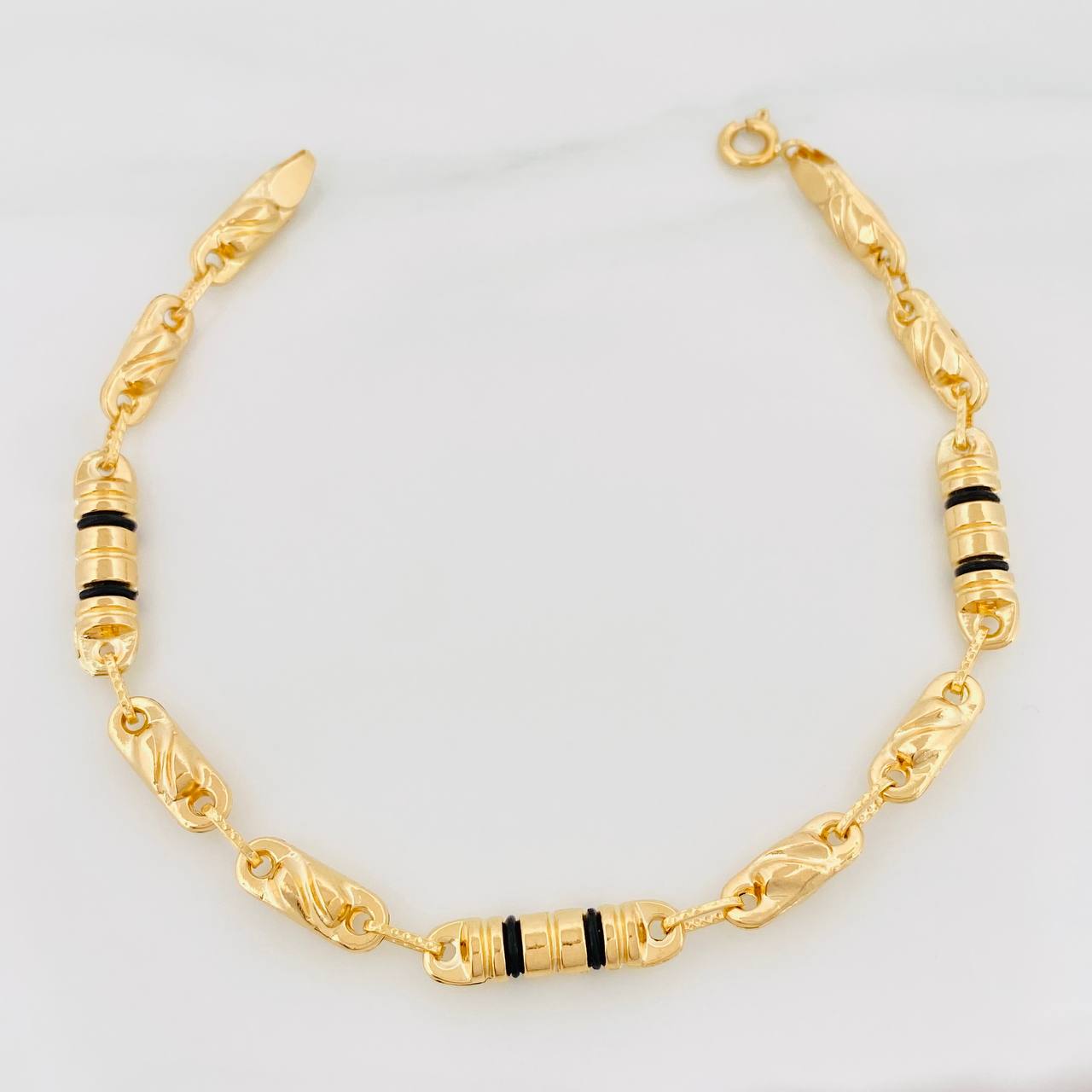 Pulso Rustico 6.05 g / 8 1/4 in / 5 mm Oro Amarillo 18K