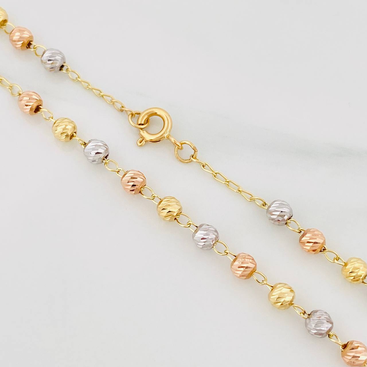 Rosary Miraculous Virgin 10.8g / 23 1/4 in / 4mm Three Golds 18K
