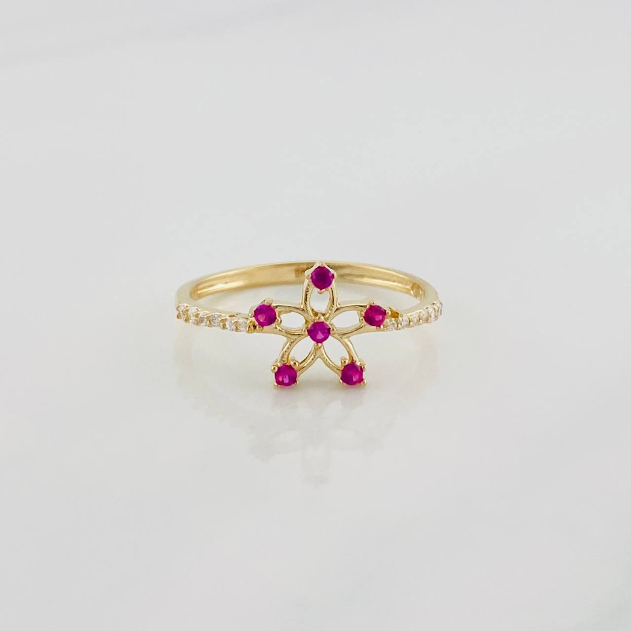 Anillo Flor 1.5g / T7 1/4 Oro Amarillo 18K