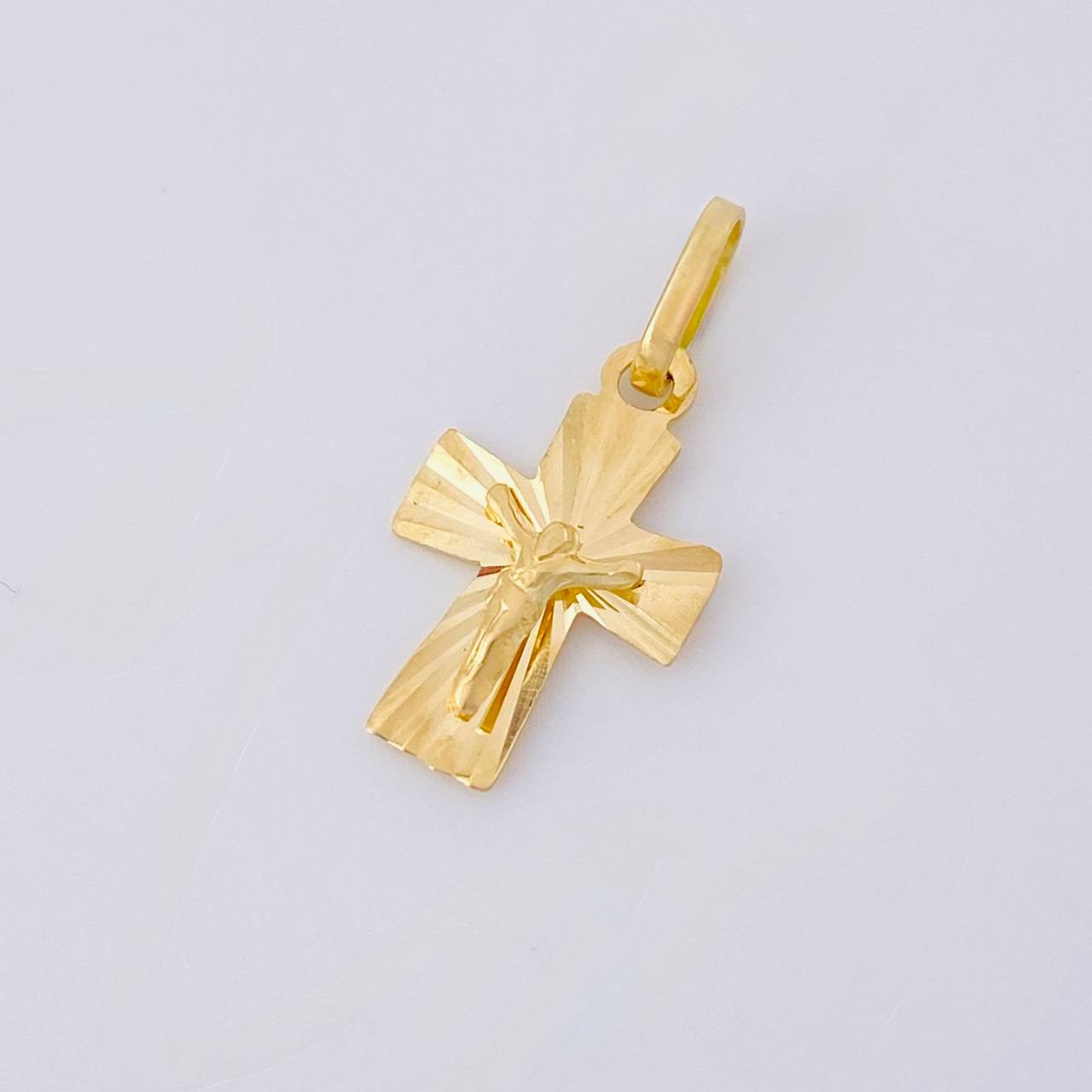 Christ Cross Pendant 0.6g / 3/4 in Yellow Gold 18K