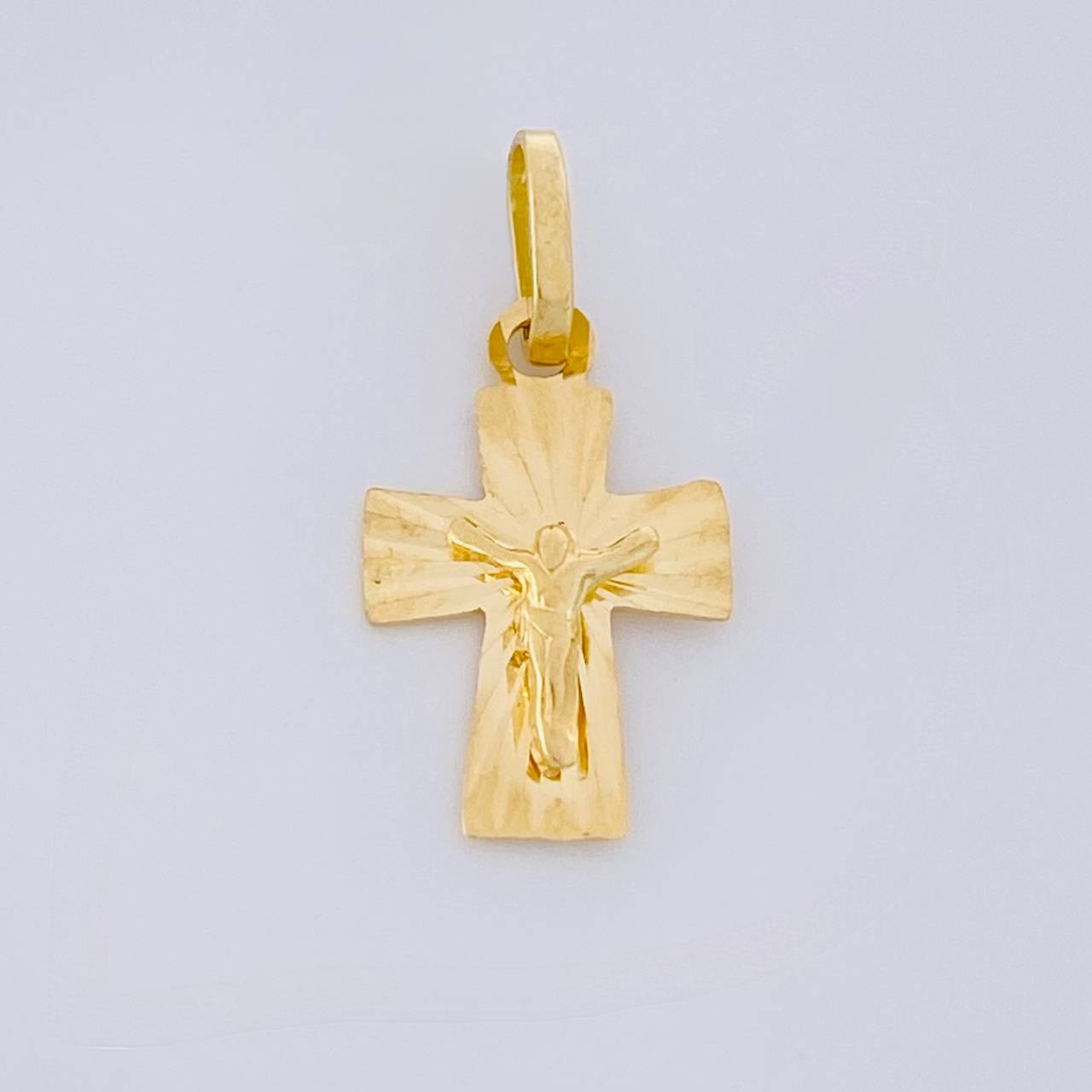 Christ Cross Pendant 0.6g / 3/4 in Yellow Gold 18K