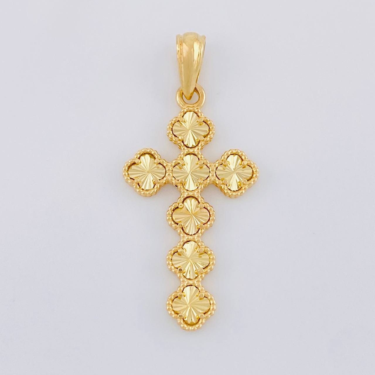 Dije Cruz Trébol Diamantada 2.6g / 1 1/2 in Oro Amarillo 18K