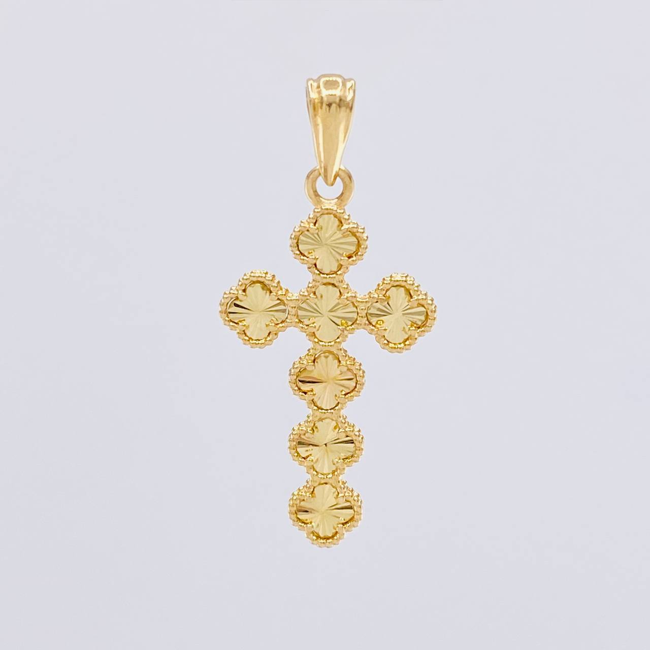 Dije Cruz Trébol Diamantada 2.6g / 1 1/2 in Oro Amarillo 18K