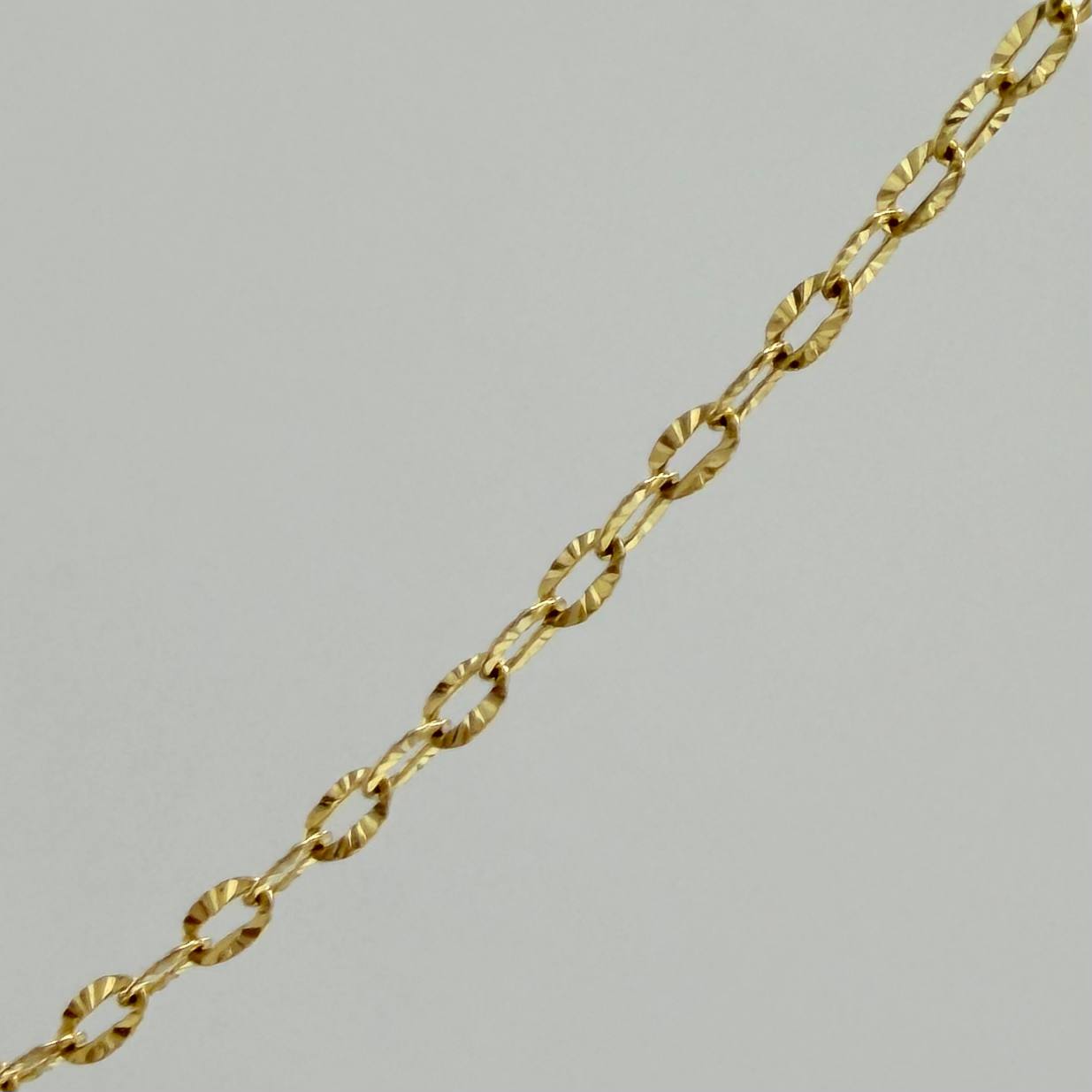 Paperclip Chain Diamond Cut 1.85 g / 17 3/4 in / 0.97 mm 18K Yellow Gold
